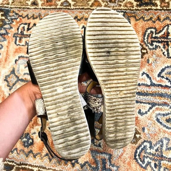 🍁Restricted Snake Print Strappy Low Sandal 8 - Picture 3 of 5